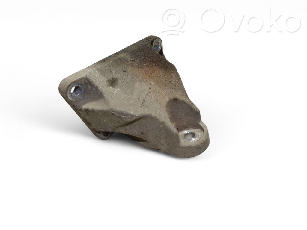 Lexus IS 220D-250-350 Engine mounting bracket 