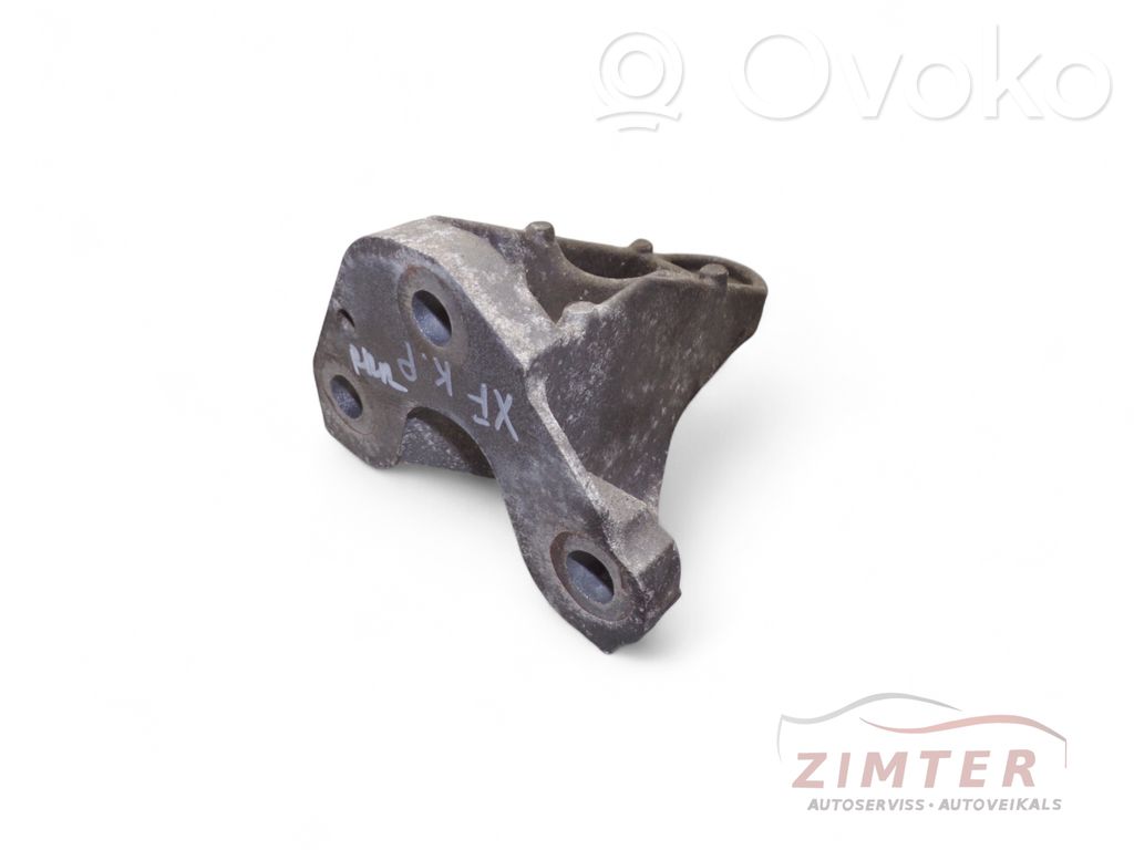 Engine mounting bracket   5R836061BA