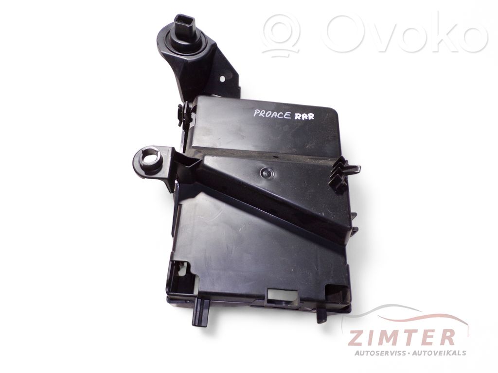 Toyota Proace Air filter box cover 