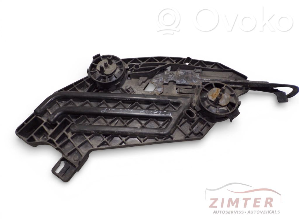 Skoda Octavia Mk2 (1Z) Staffa faro/fanale 