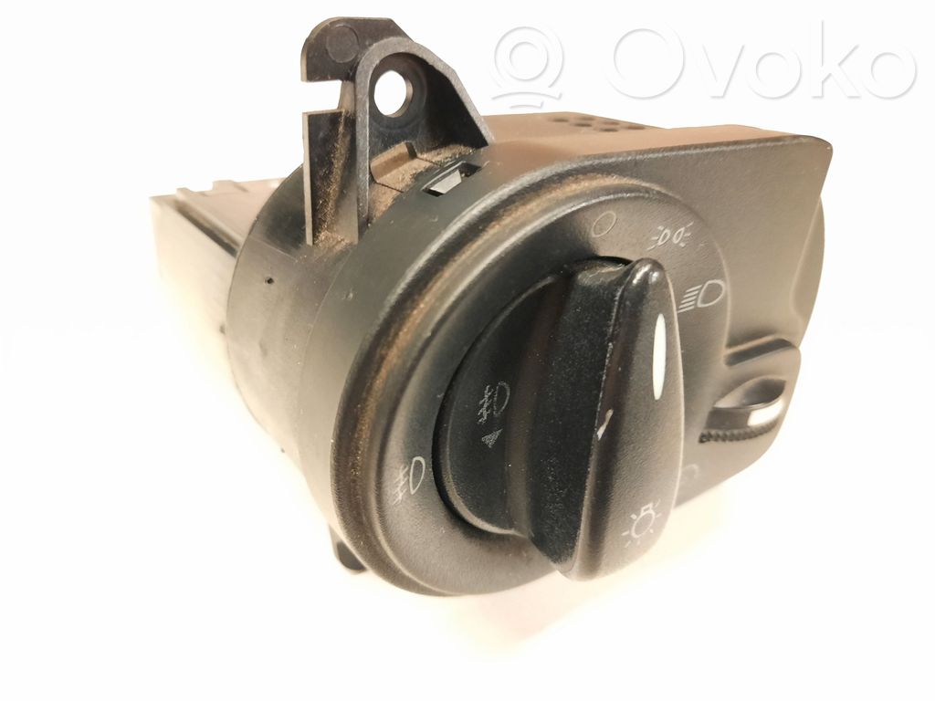 Light switch   4S4T13A024