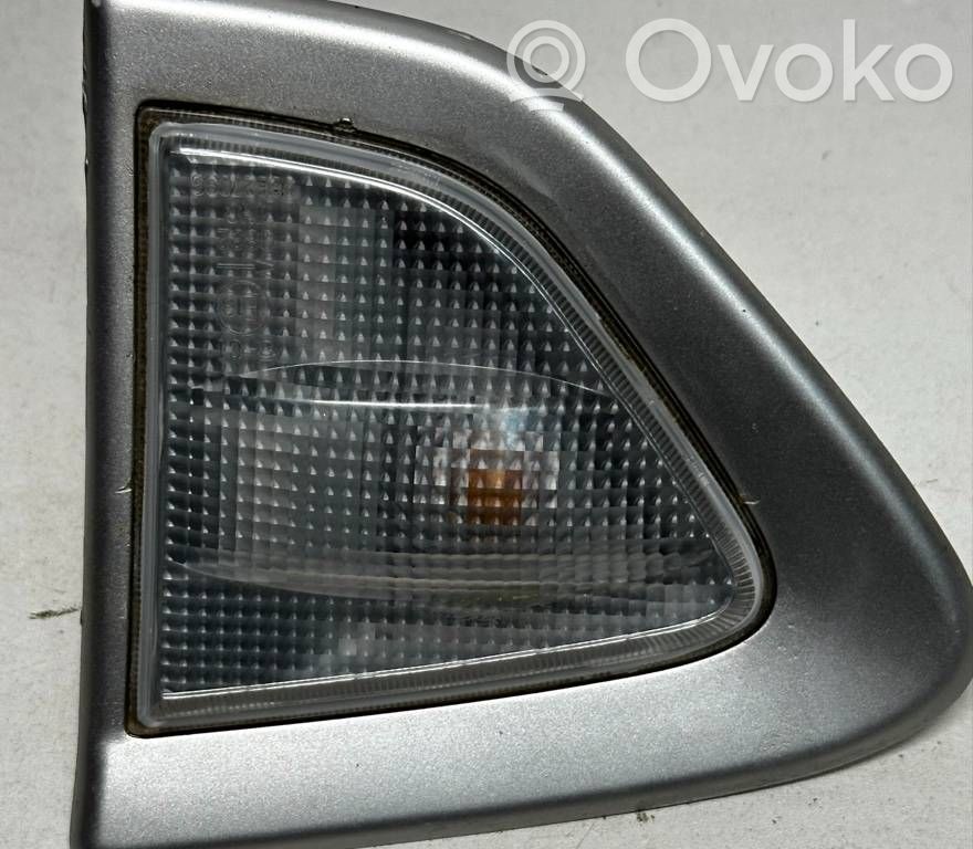 Chevrolet Captiva Kierunkowskaz błotnika przedniego 