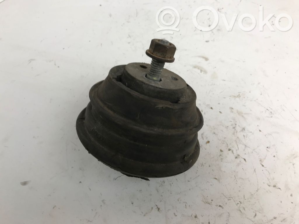 BMW 5 E39 Engine mount bracket 