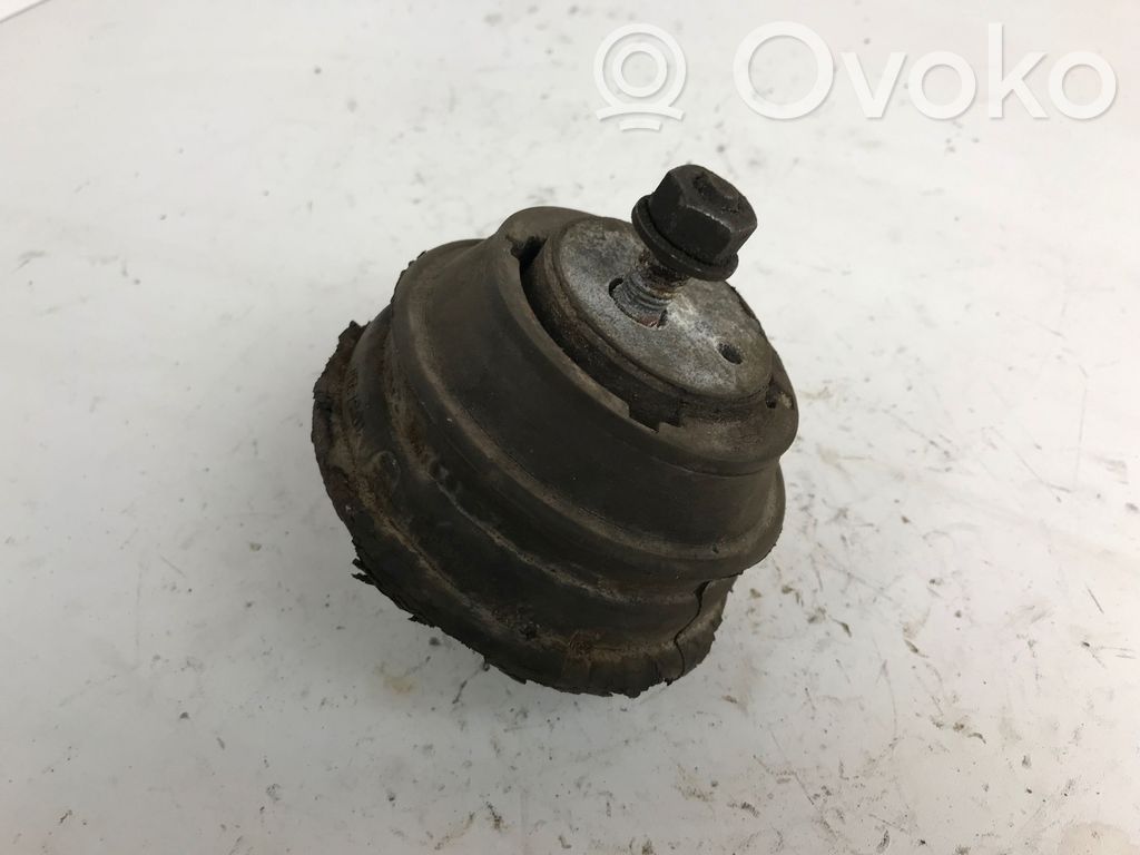 BMW 5 E39 Engine mount bracket 