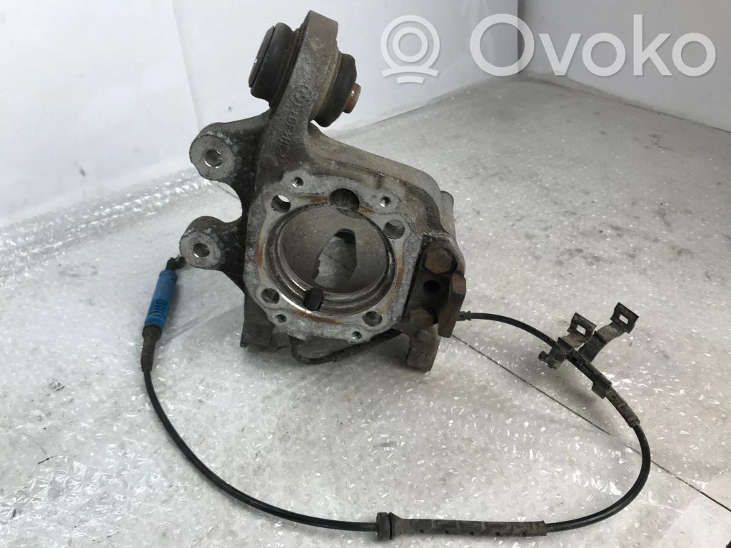 Rear wheel hub spindle/knuckle