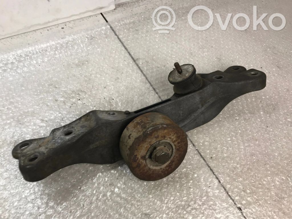 Gearbox mounting bracket   1092477