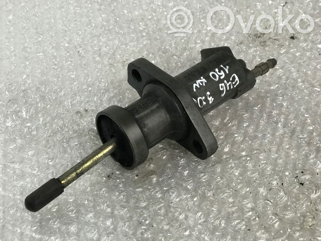 BMW 3 E46 Clutch slave cylinder 