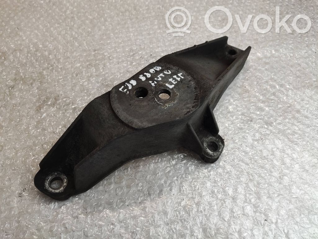 BMW 5 E39 Engine mounting bracket 