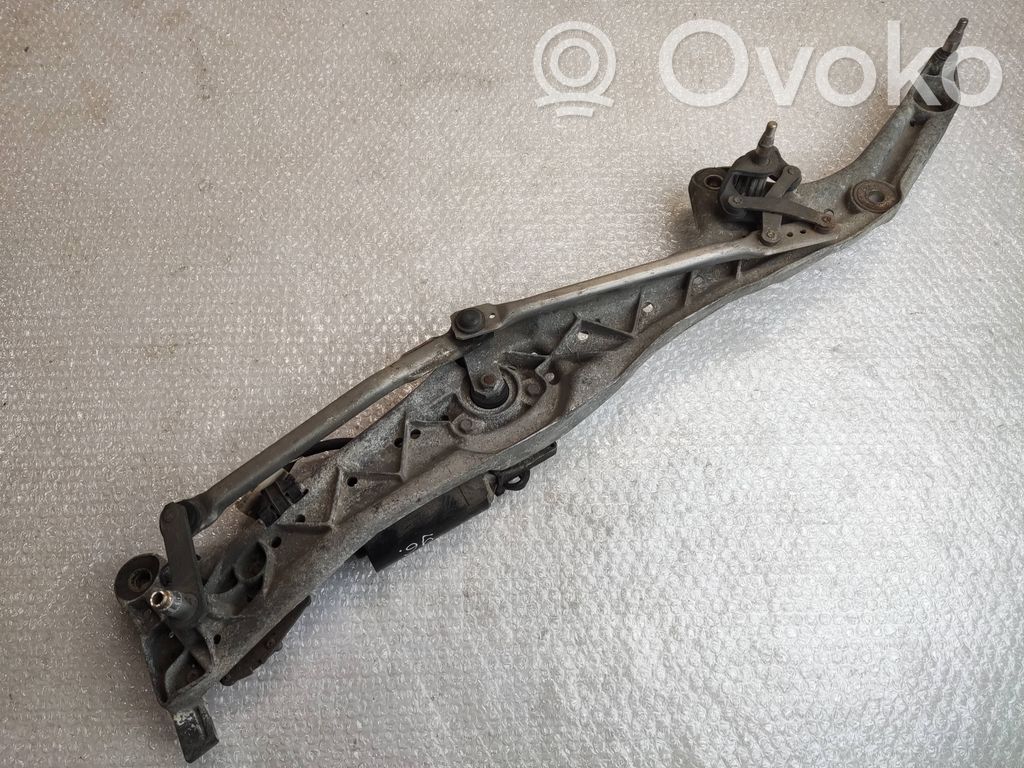 BMW 7 E38 Front wiper linkage and motor 