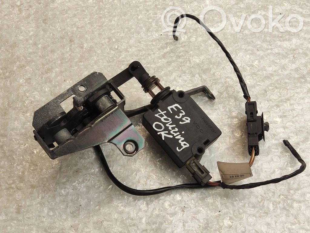 BMW 5 E39 Tailgate window lock/catch/latch 