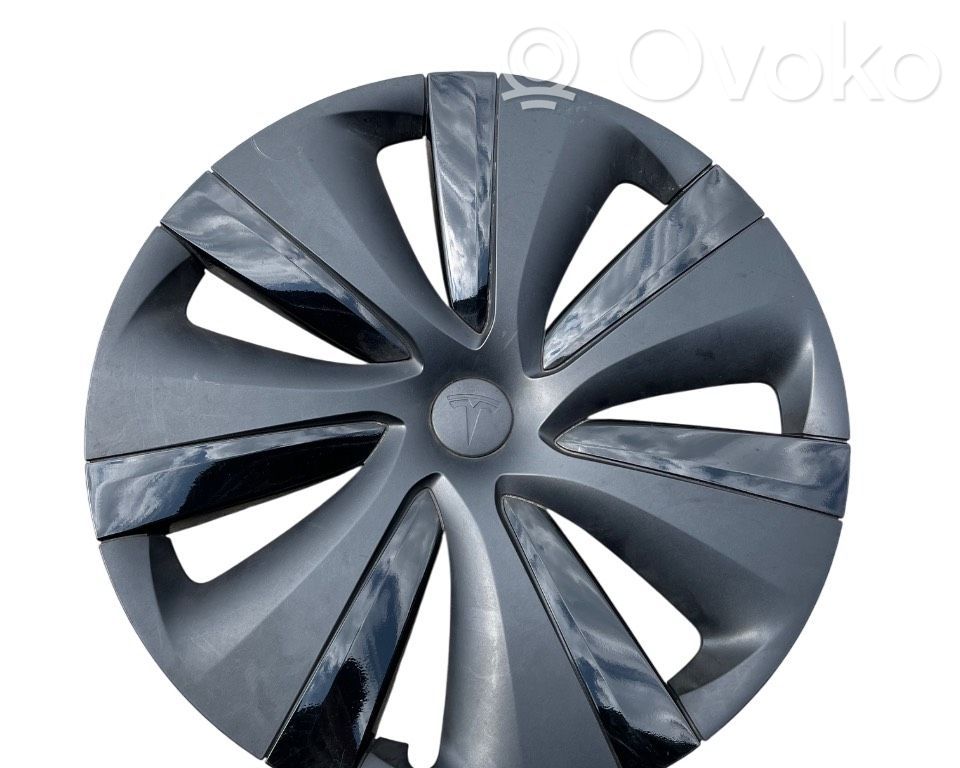 Tesla Model Y R19 wheel hub/cap/trim 