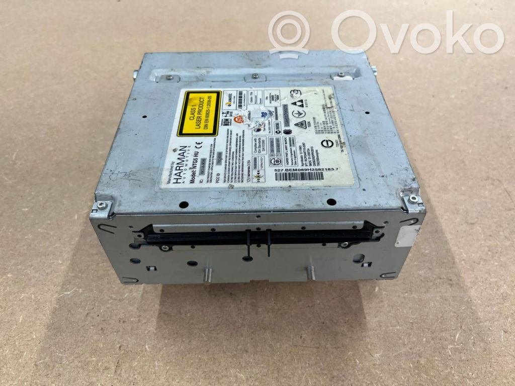 Mercedes-Benz C W205 Panel / Radioodtwarzacz CD/DVD/GPS 