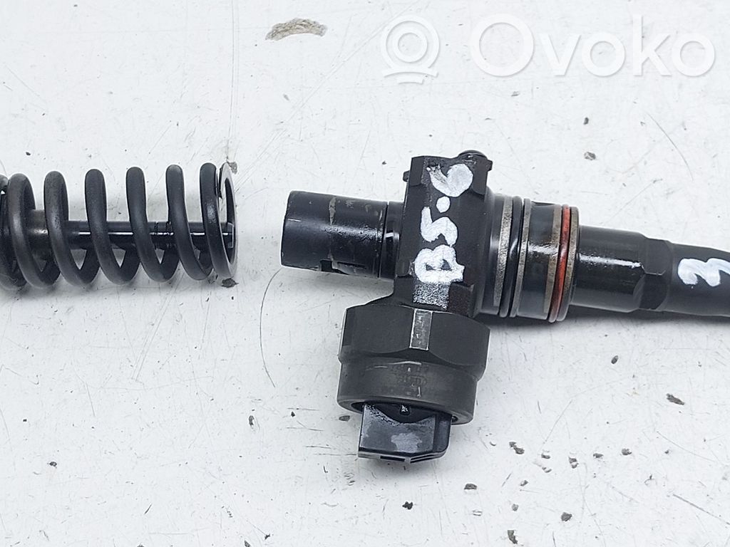 Volkswagen PASSAT B5 Fuel injector 