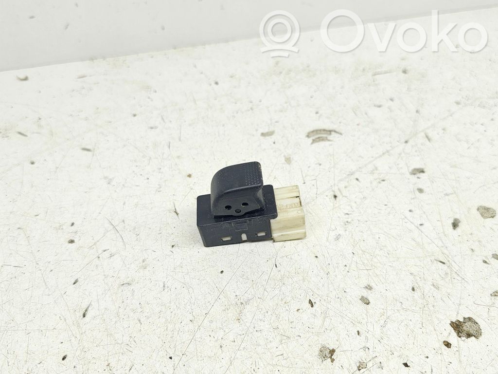 Subaru Legacy Electric window control switch 