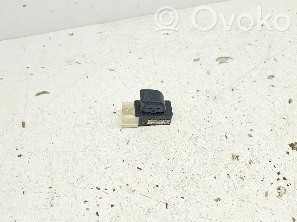 Subaru Legacy Electric window control switch 
