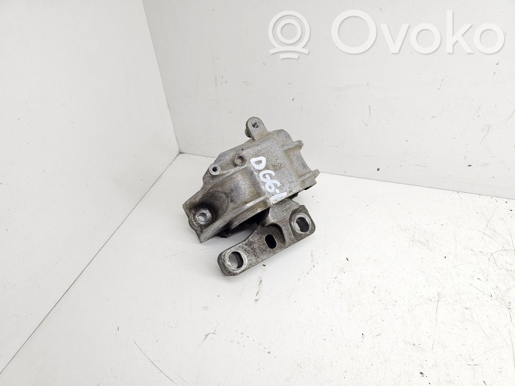 Volkswagen Golf VI Engine mount bracket 