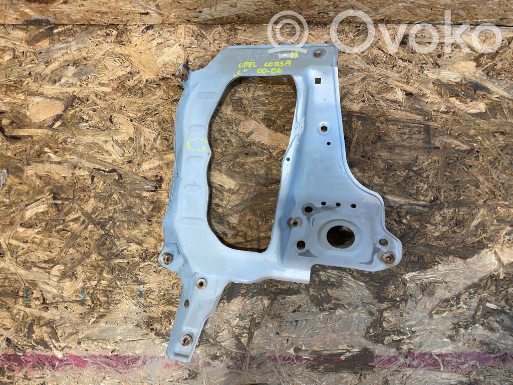Opel Corsa C Priekinis bamperis 