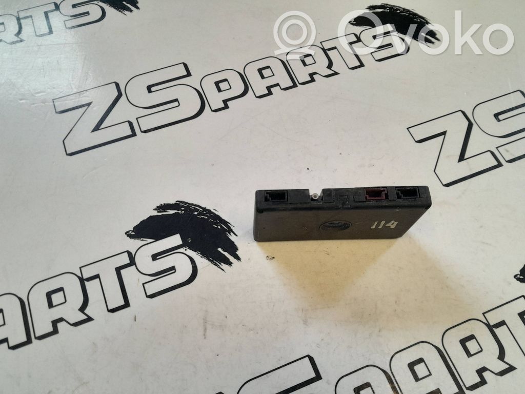BMW 3 E46 Antenos stiprintuvas 