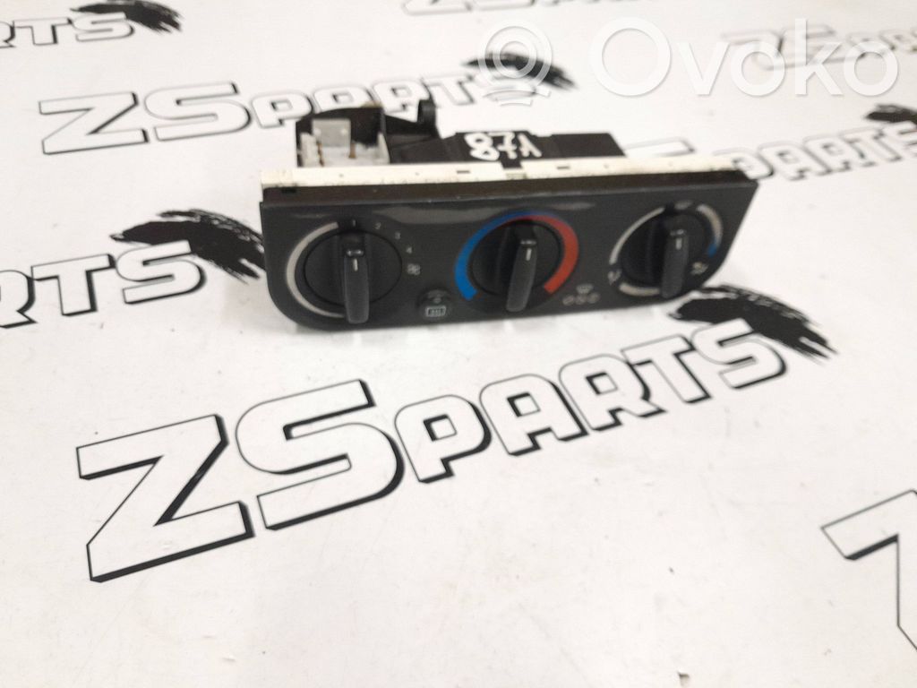 BMW 3 E36 Climate control unit 