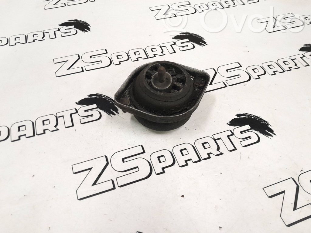 BMW 7 E38 Engine mount bracket 