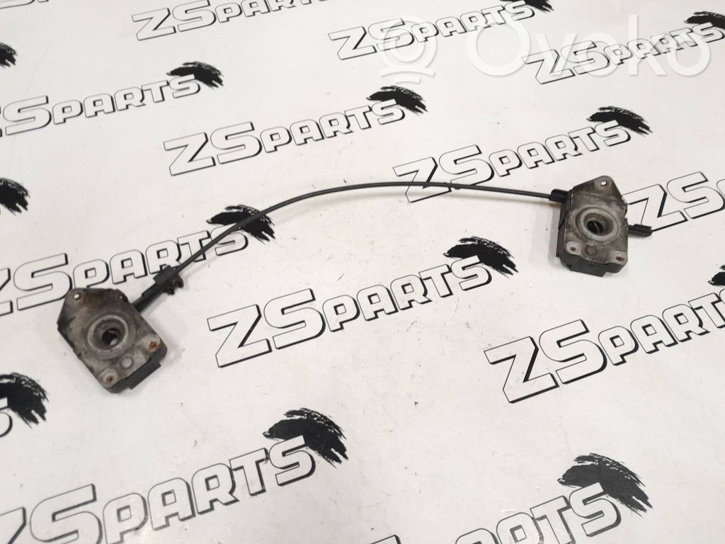 Engine bonnet/hood lock/catch