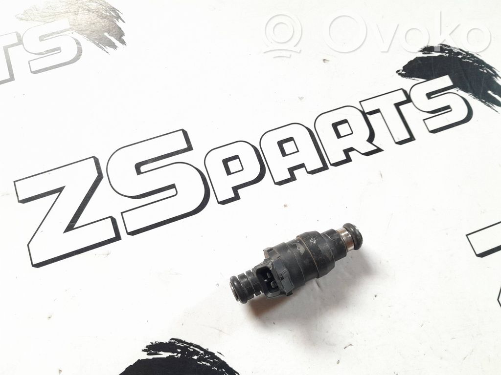 BMW 3 E36 Fuel injector 