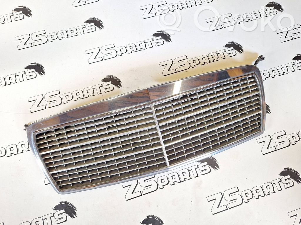 Mercedes-Benz E W210 Atrapa chłodnicy / Grill 