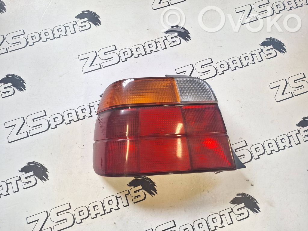 BMW 3 E36 Задний фонарь в кузове 