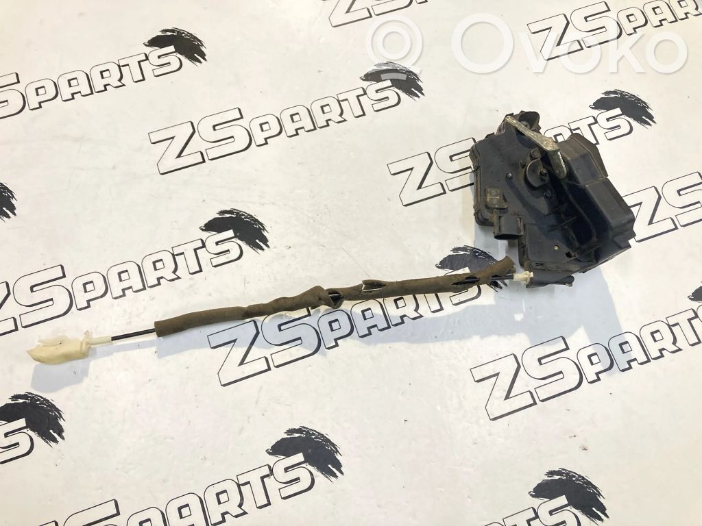 BMW 3 E46 Front door lock 