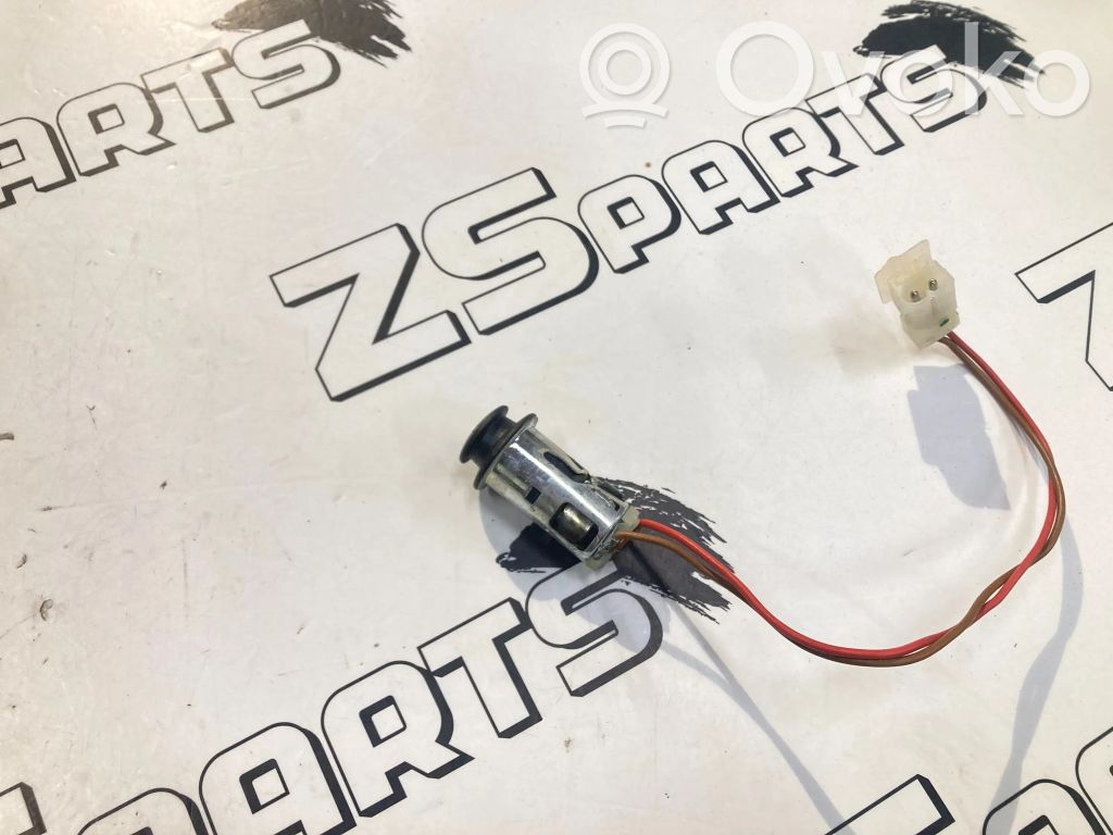 12 V гнездо (фронт)