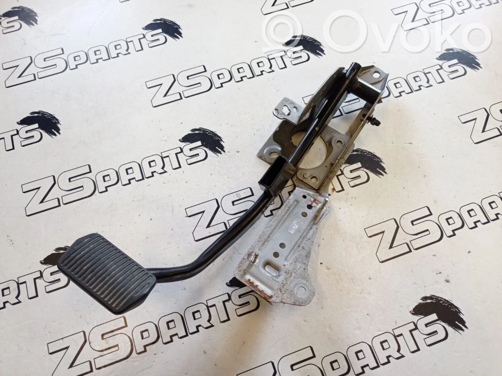 Ford Grand C-MAX Brake pedal 