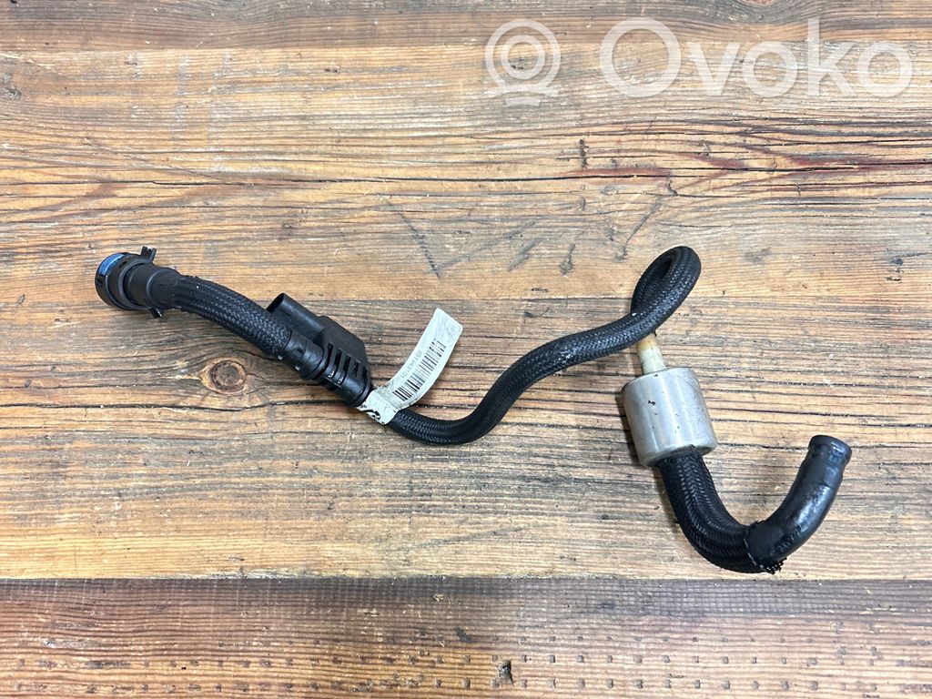 BMW 3 E90 E91 Fuel distributor 