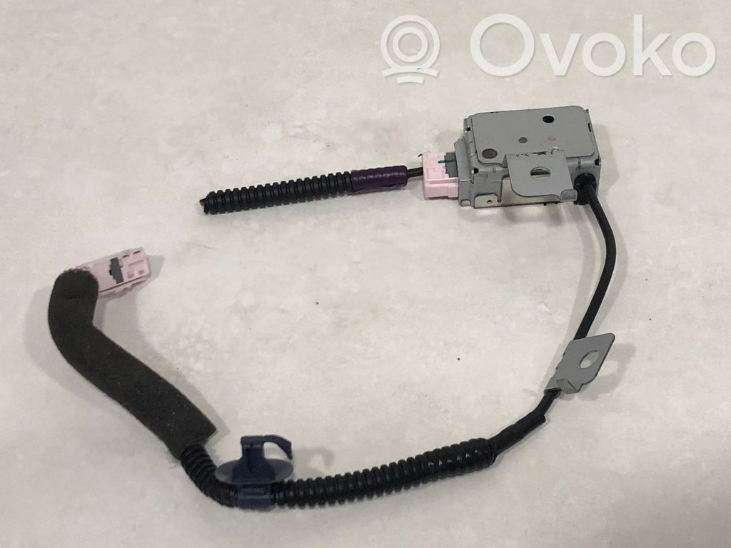 Honda CR-V Antenos stiprintuvas 