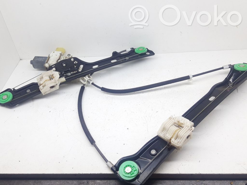 BMW 1 E81 E87 Front door window regulator with motor 