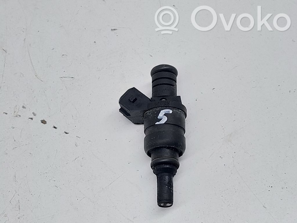 BMW 5 E60 E61 Fuel injector 