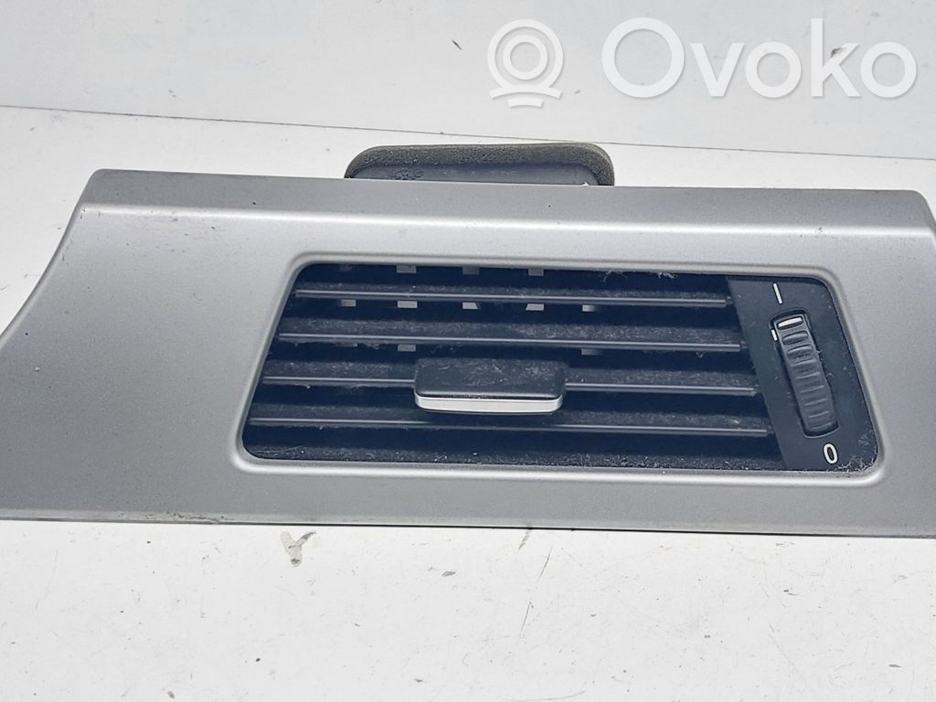 BMW 3 E90 E91 Boczna kratka nawiewu deski rozdzielczej 