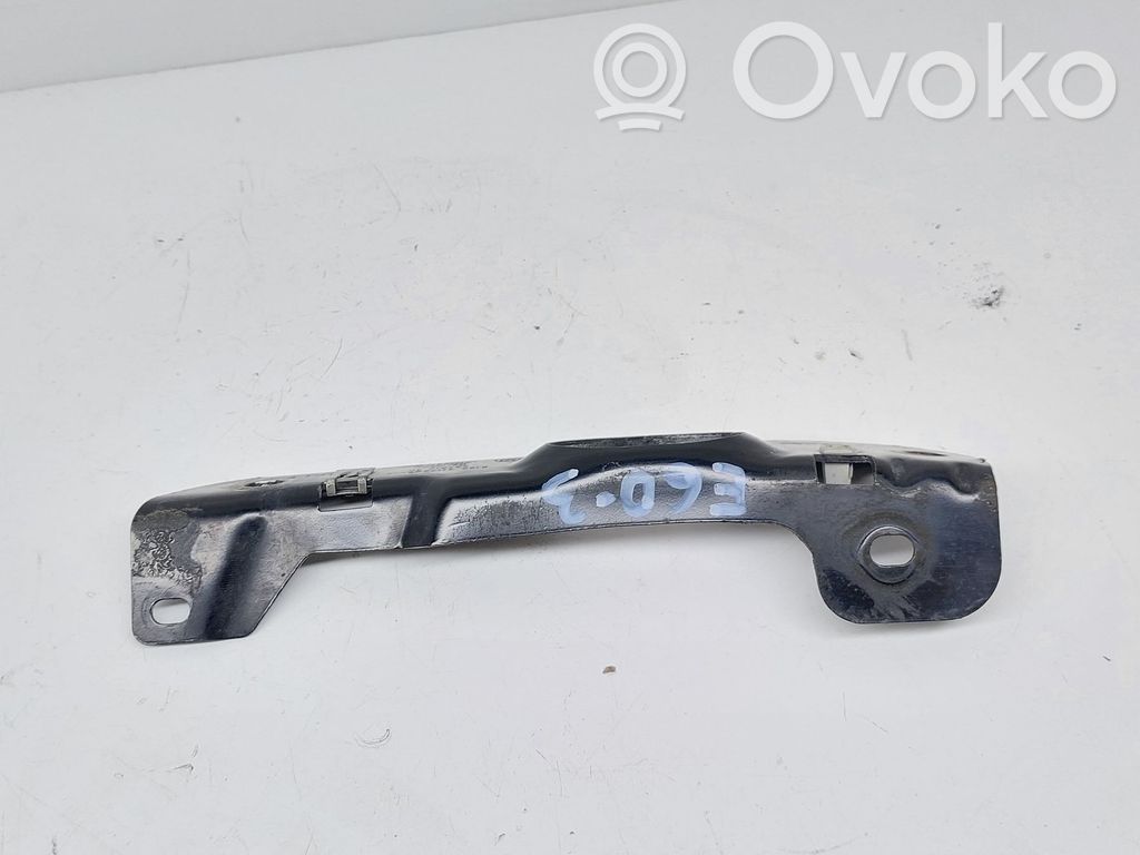 BMW 5 E60 E61 Muu moottoritilan osa 