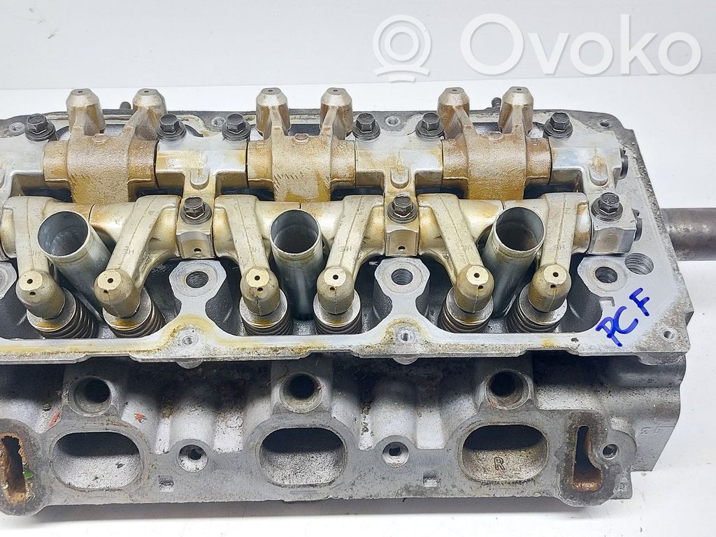 Engine head   4663894