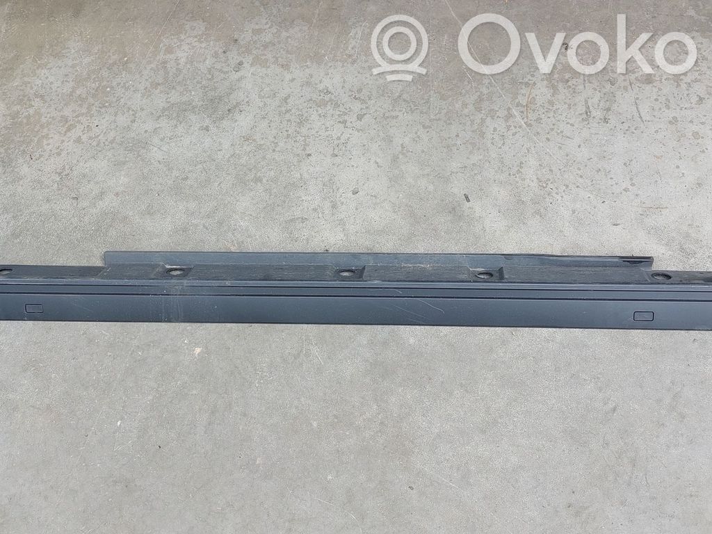 Lexus UX Sill 