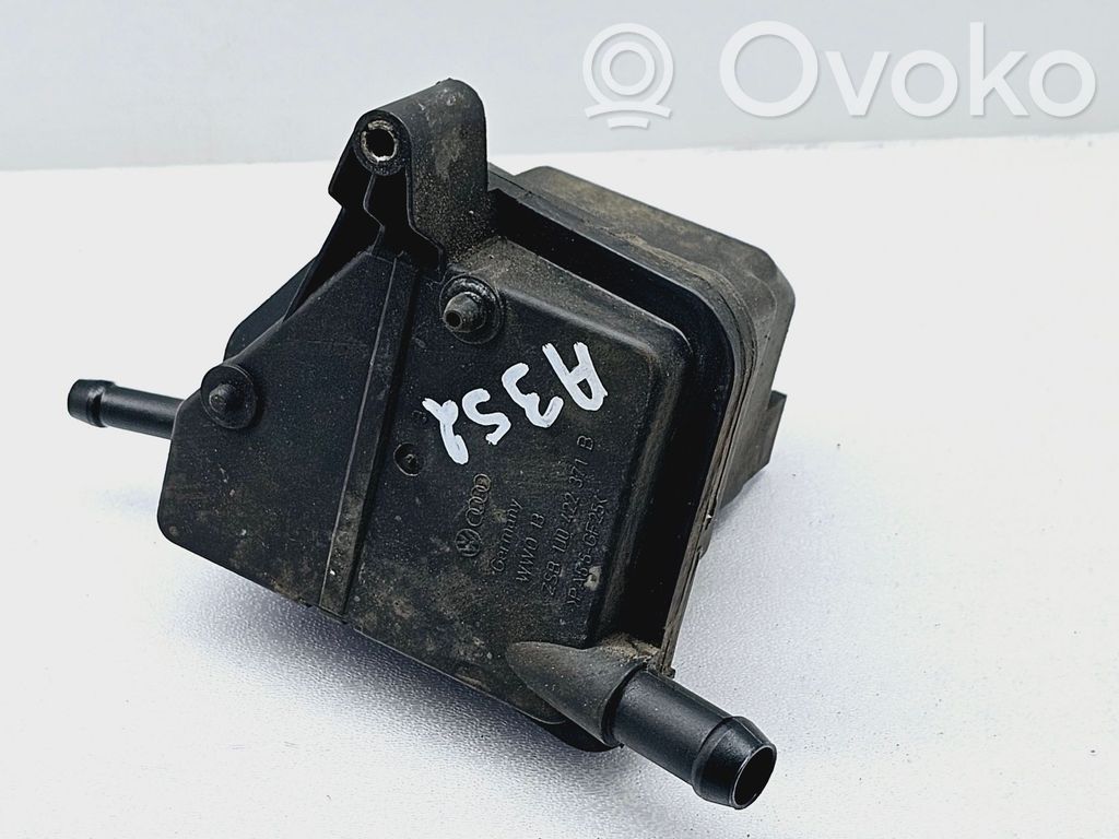 Audi A3 S3 8L Ohjaustehostimen nestesäiliö 
