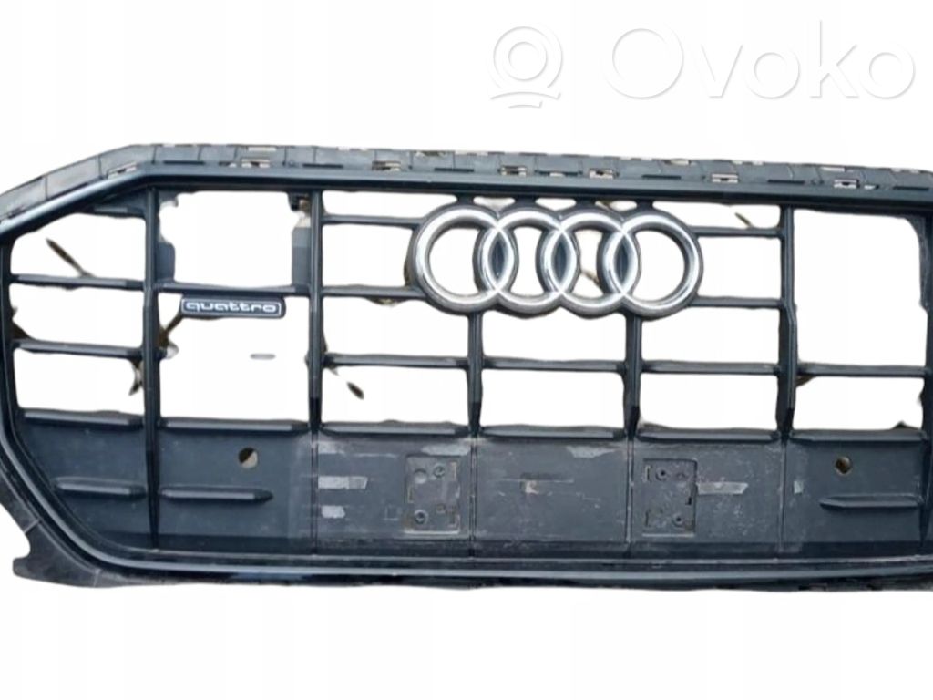 Audi Q8 Etupuskurin ylempi jäähdytinsäleikkö 