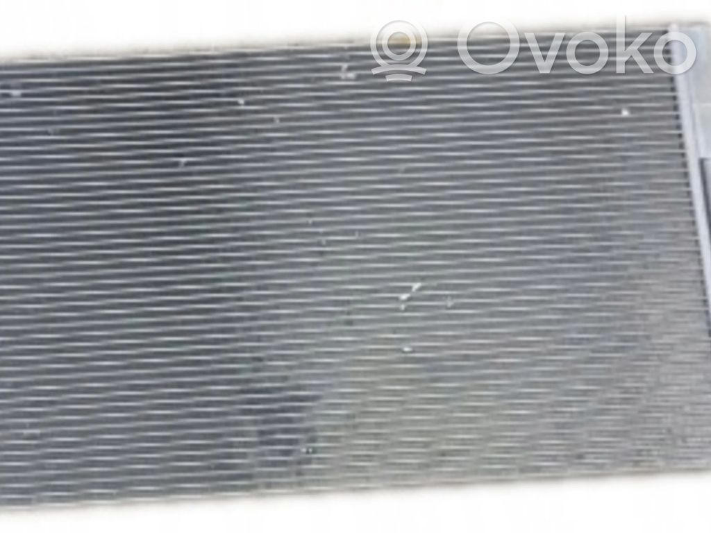 Audi Q8 Interkūlerio radiatorius 