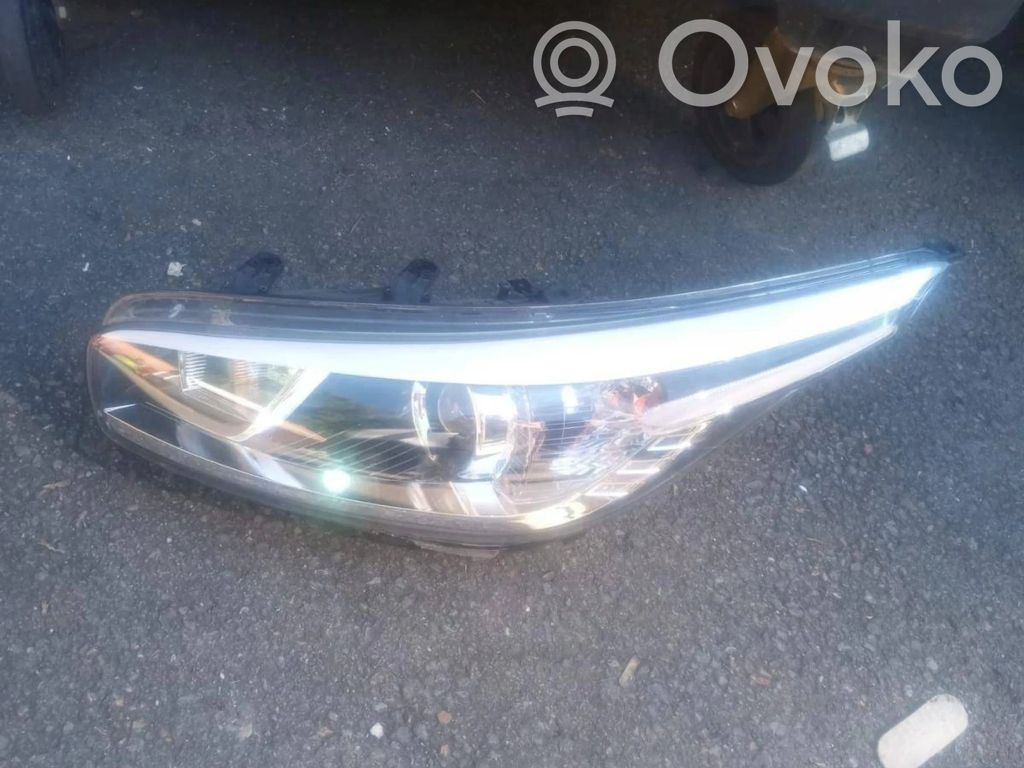KIA Ceed Headlight/headlamp 