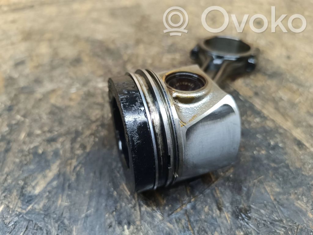 Volkswagen Golf VII Piston 
