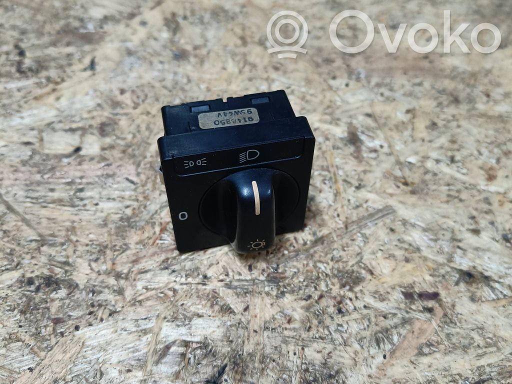 Light switch   9148850