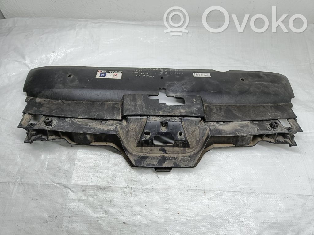 Peugeot 407 Panel mocowania chłodnicy / góra 