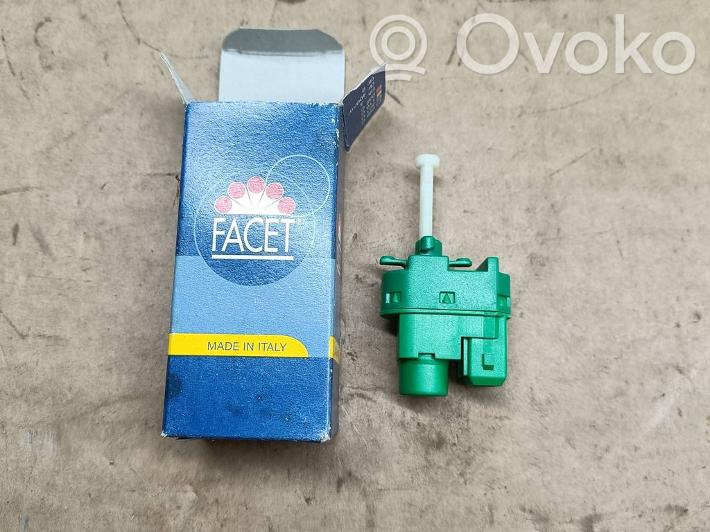Czujnik pedału hamulca / stopu   71137,7029406