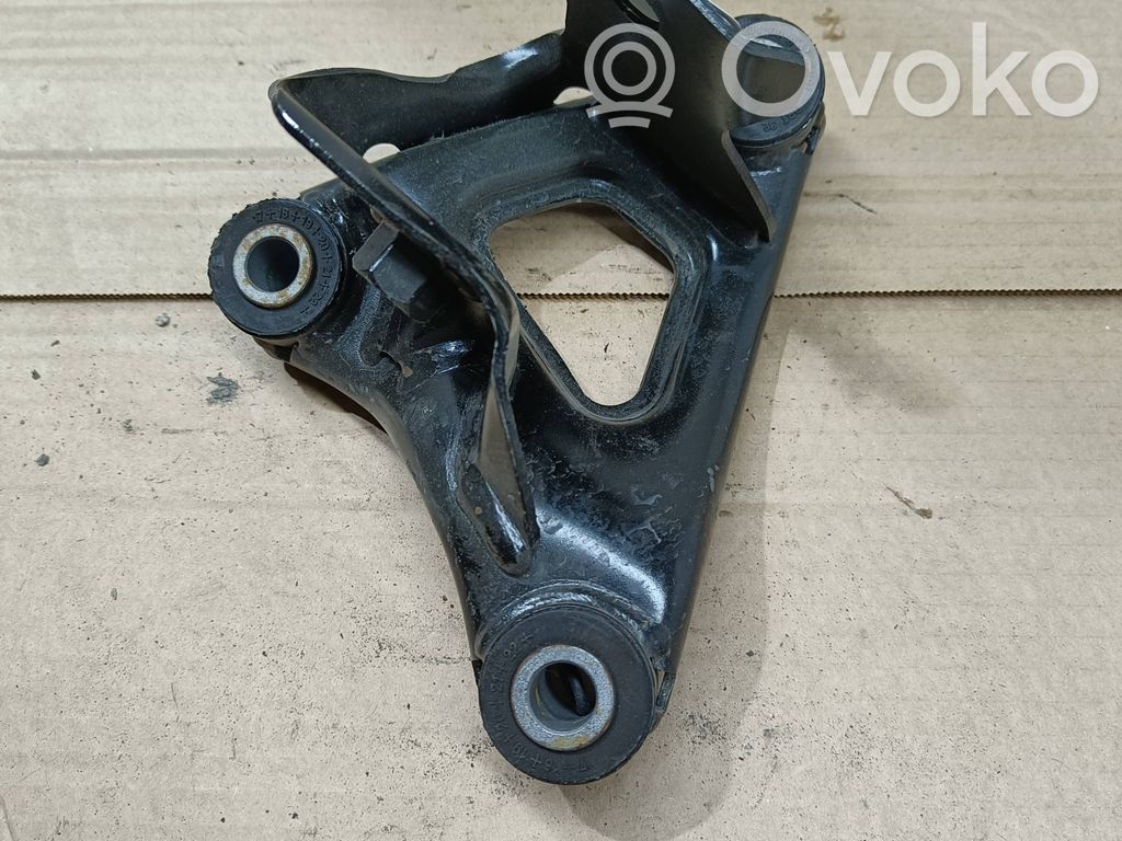 Engine mounting bracket   111152100B
