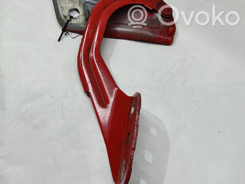 Ford Focus Konepellin saranat 