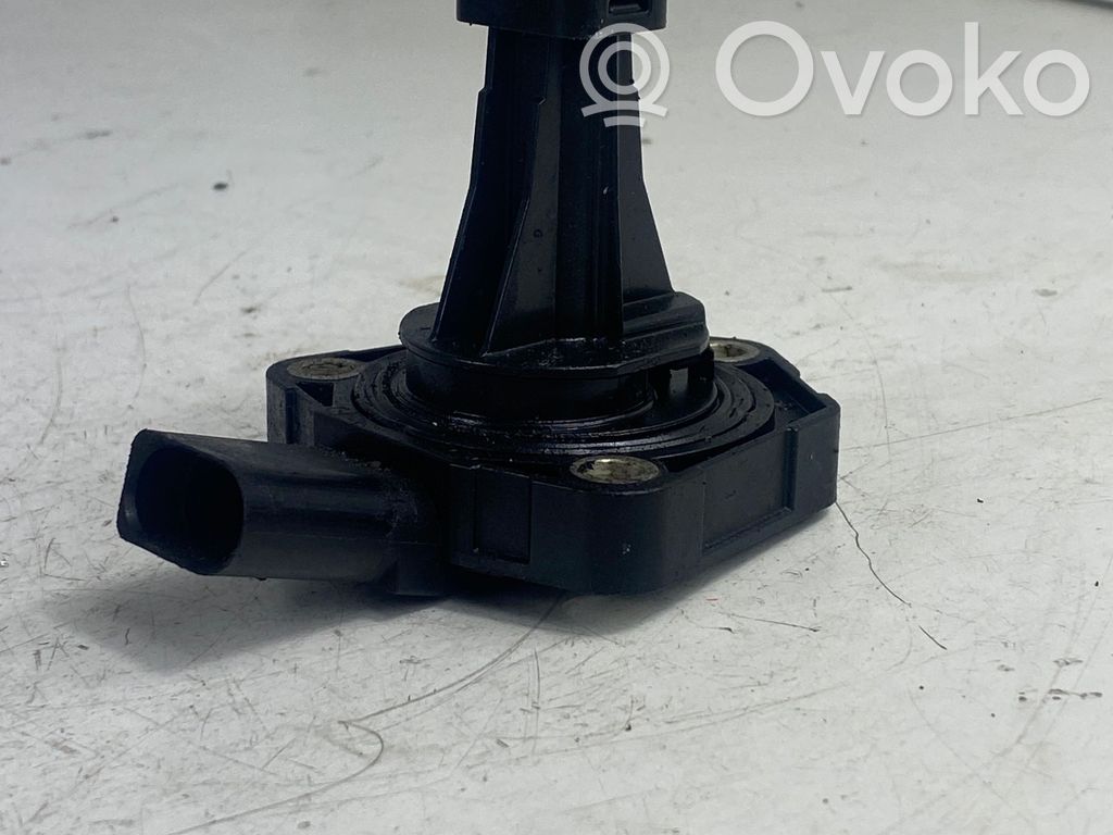Volkswagen PASSAT B7 Öldruckschalter 